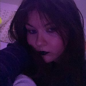 Meet your Posher, Amelia